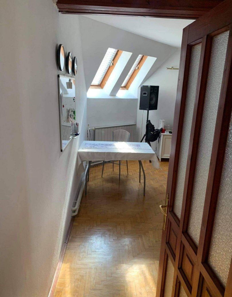 Különleges manzárdlakás körpanorámával a belvárosban: 2. fotó